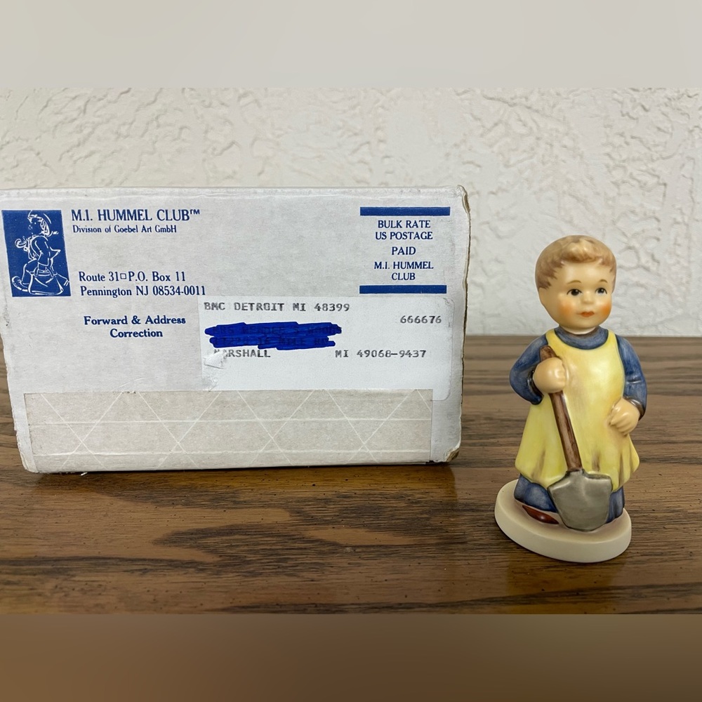 M.I. Hummel Collector’s Club Garden Treasure figurine